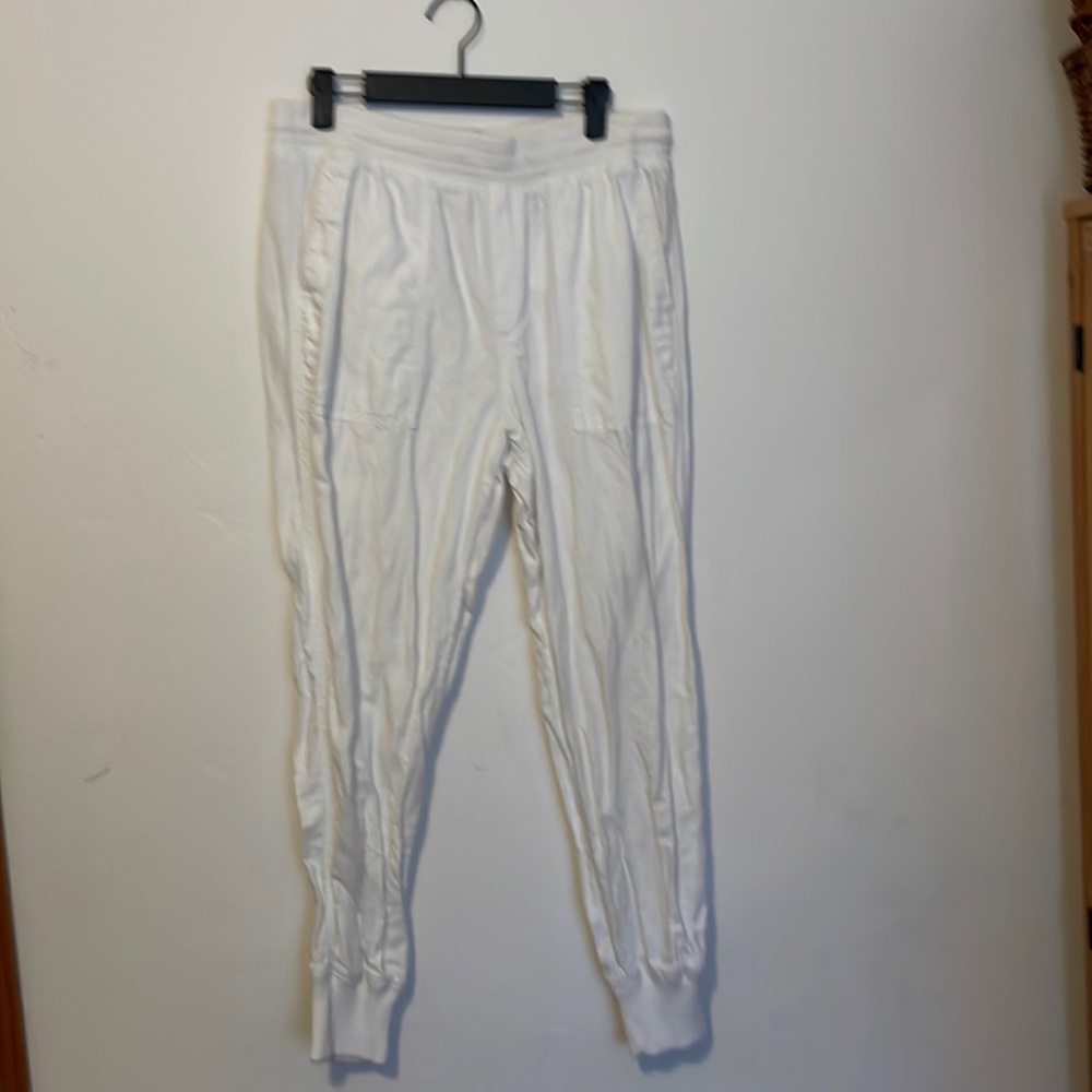 Never worn white cotton Gap pants.